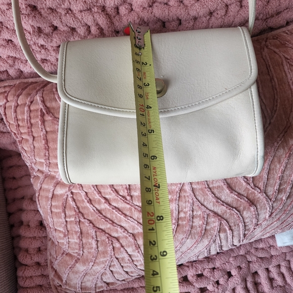 Coach Cream Crossbody Bag with Gold Button - Picture 2 of 10